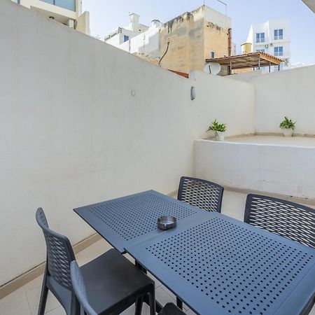 Superb 3Br Apt Close To Seafront Gzira Zimmer foto