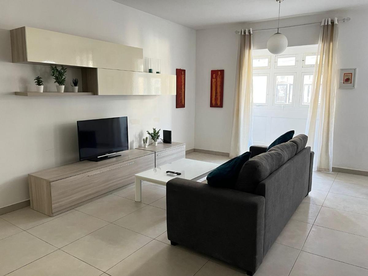 Superb 3Br Apt Close To Seafront Gzira Exterior foto