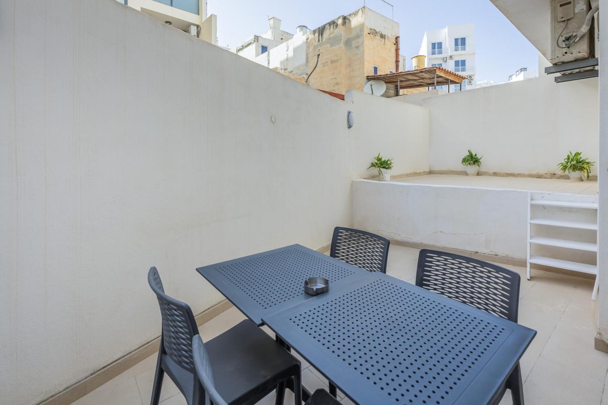 Superb 3Br Apt Close To Seafront Gzira Zimmer foto