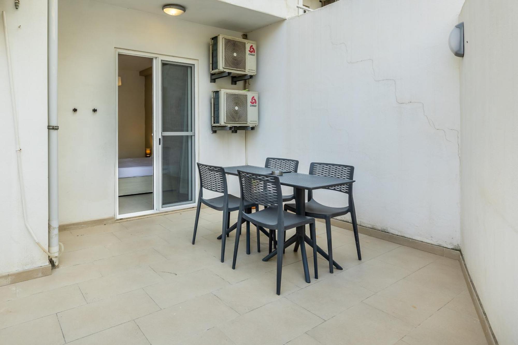 Superb 3Br Apt Close To Seafront Gzira Zimmer foto
