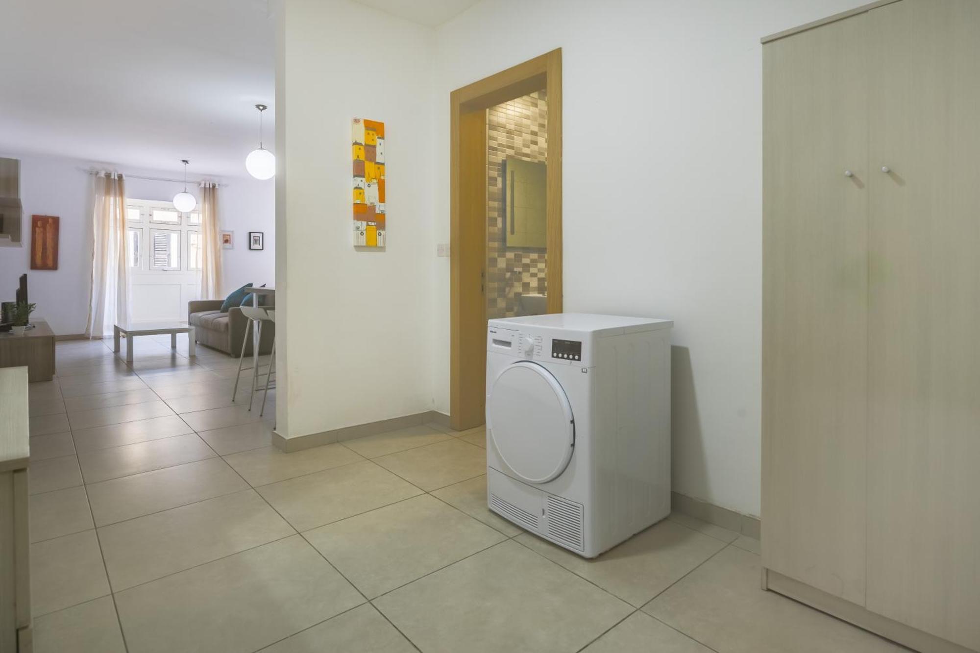 Superb 3Br Apt Close To Seafront Gzira Zimmer foto