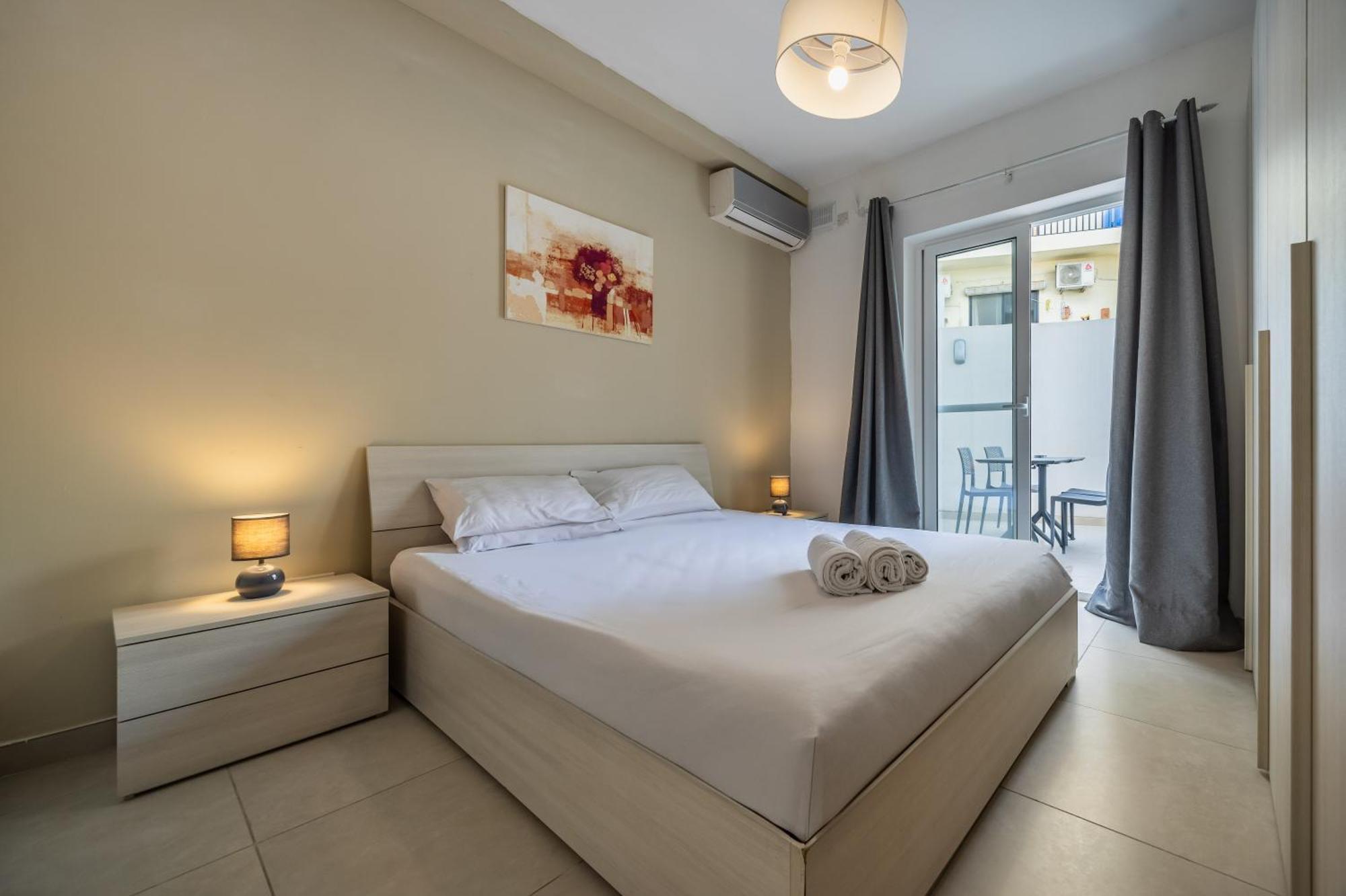 Superb 3Br Apt Close To Seafront Gzira Zimmer foto