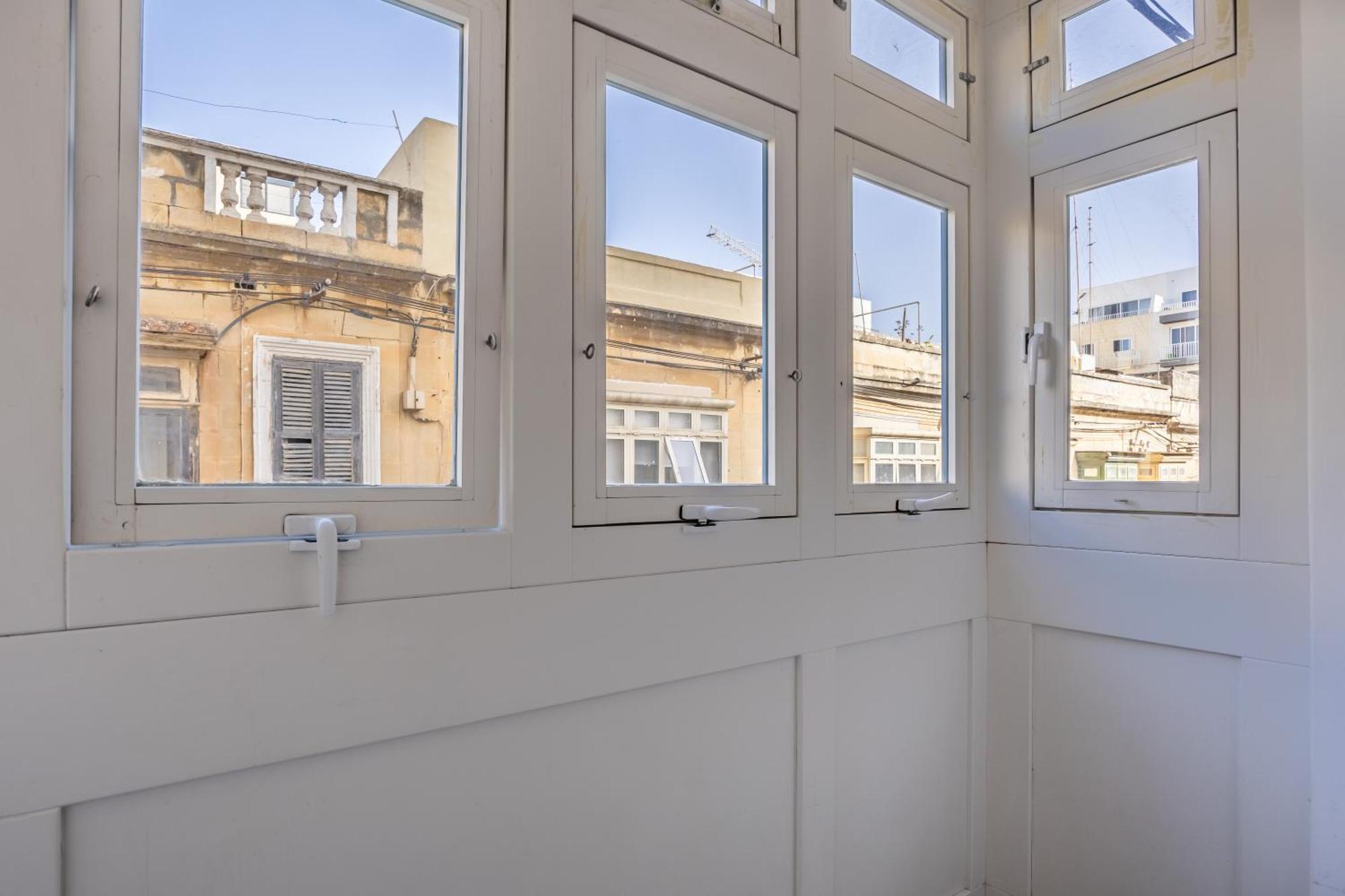 Superb 3Br Apt Close To Seafront Gzira Zimmer foto