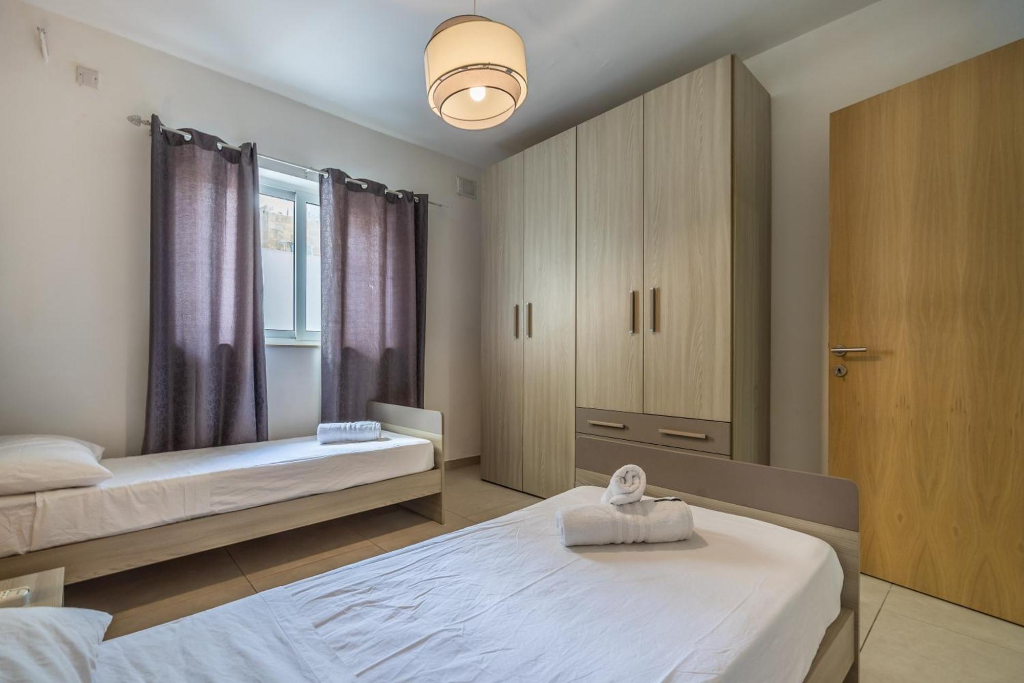 Superb 3Br Apt Close To Seafront Gzira Zimmer foto