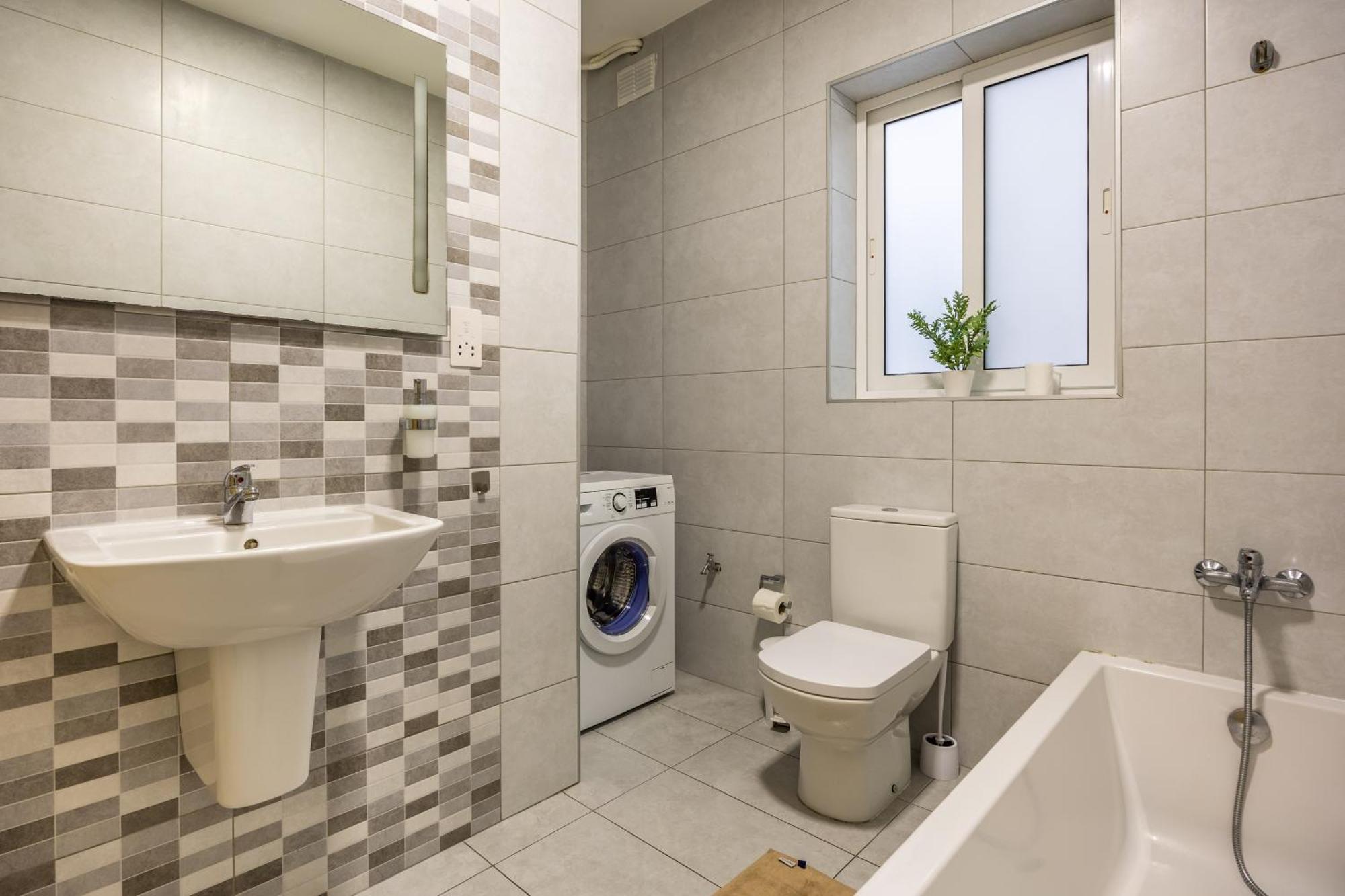 Superb 3Br Apt Close To Seafront Gzira Zimmer foto