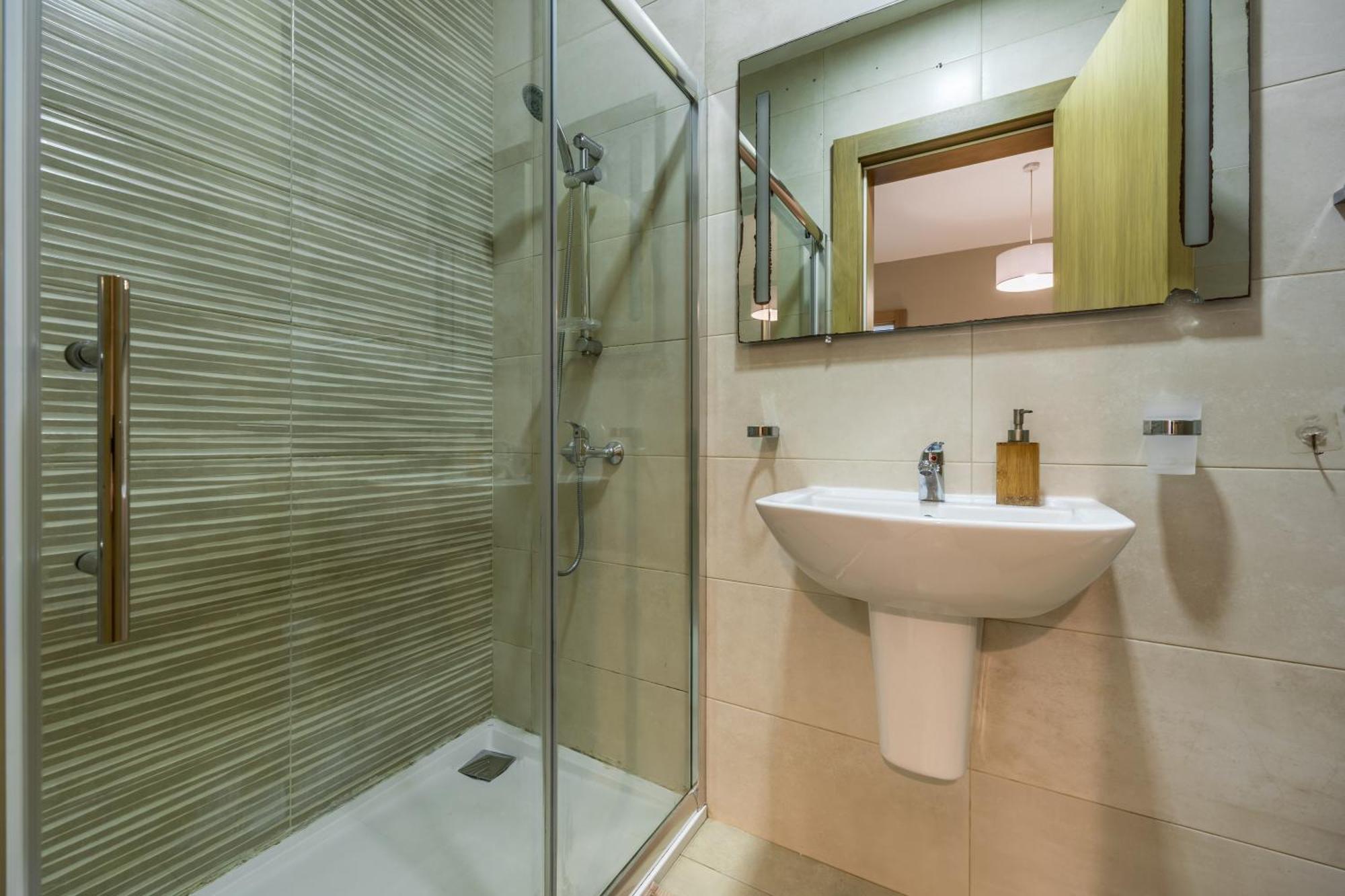 Superb 3Br Apt Close To Seafront Gzira Zimmer foto